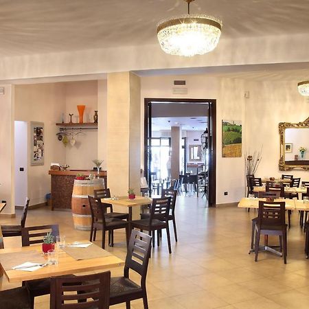 Dipendenza Aurora Apartment Павия Екстериор снимка