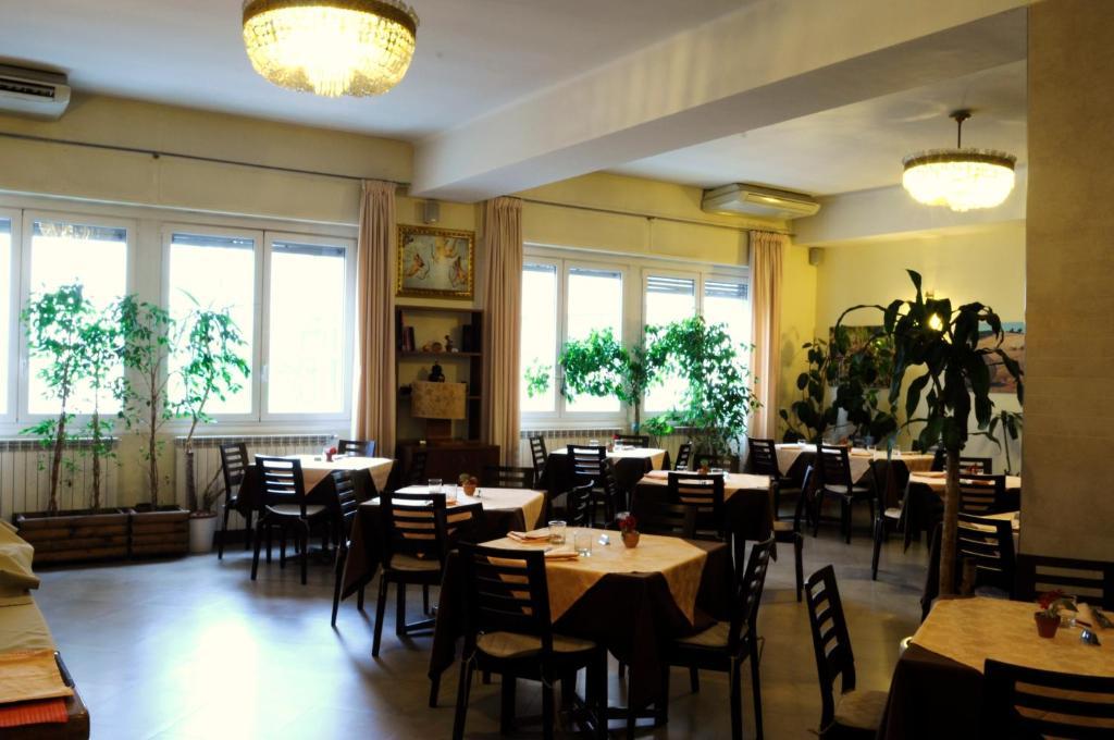Dipendenza Aurora Apartment Павия Екстериор снимка