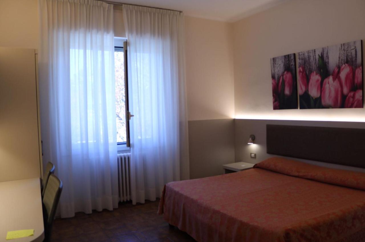Dipendenza Aurora Apartment Павия Екстериор снимка