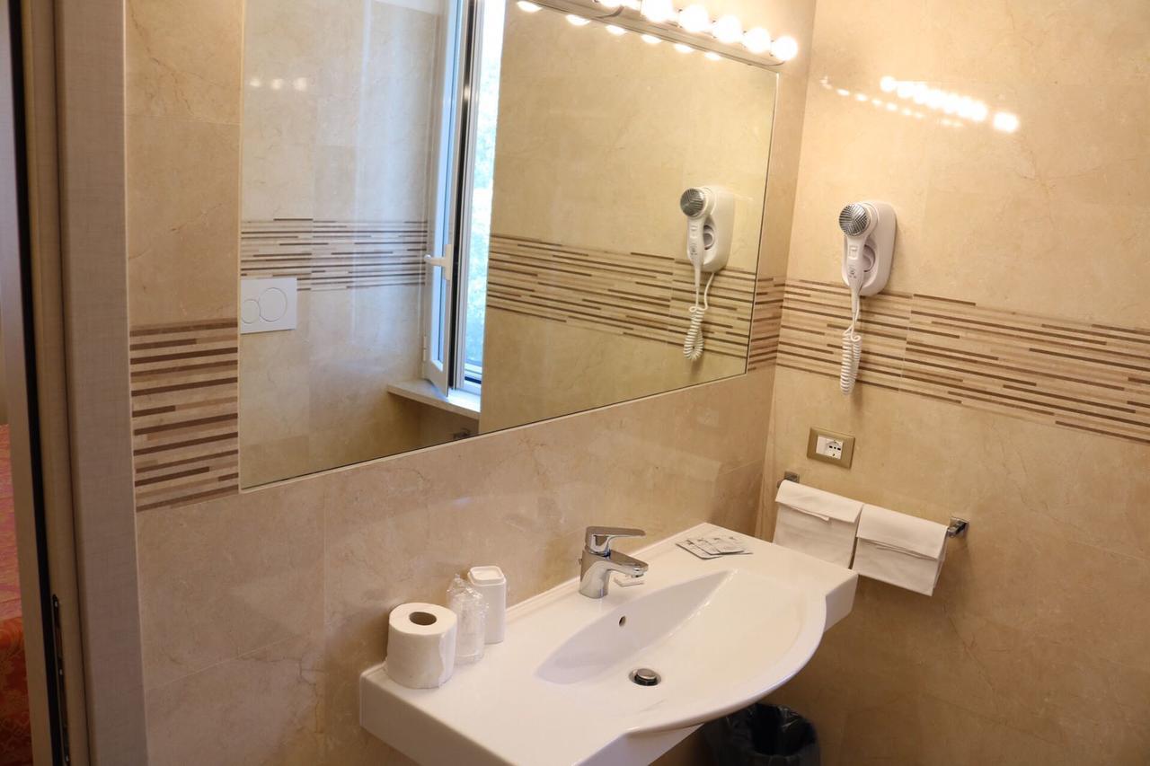 Dipendenza Aurora Apartment Павия Екстериор снимка