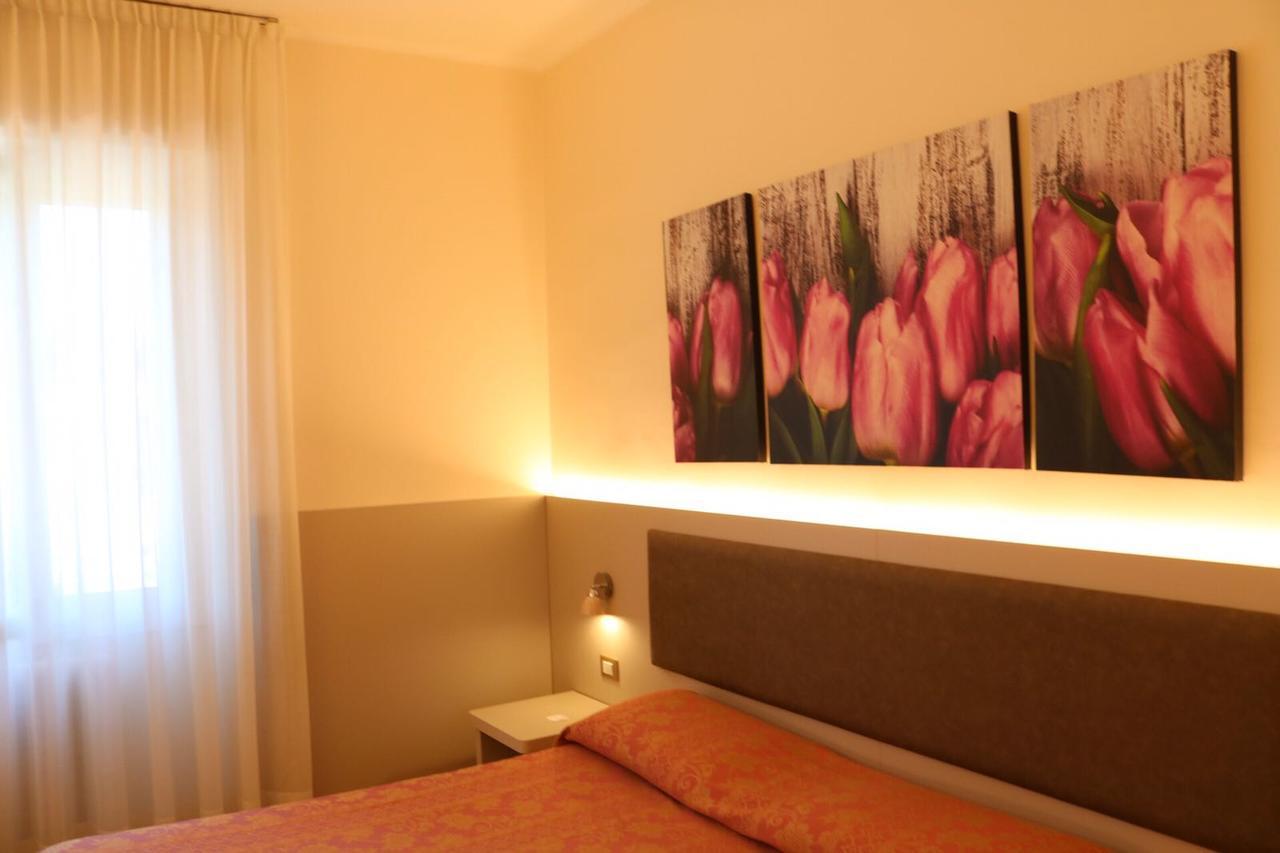 Dipendenza Aurora Apartment Павия Екстериор снимка